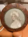 Boite en placage de loupe signée d'une pastel miniature. XIXème siècle. Box in burl veneer signed with a miniature pastel. Nineteenth century.
