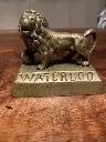 Sculpture en bronze vintage, Lion Waterloo sur socle. Bon état.