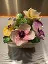 Fleurs en porcelaine Anglaise des années 30. Stafford Shire. En excellent état.