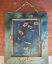 Miroir triptyque art nouveau, daté de 1876 et breveté. Décors Japonisant de fleurs, de papillons et de bambou. Vraiment superbe et en bon état vu son âge. Composé de bois et de laiton il mesure 36cm de haut pour 30 de large.         Triptych mirror from the Art Nouveau period, dated 1876 and patented. Japanese decorations of flowers, butterflies and bamboo. Really superb and in good condition considering its age. Made of wood and brass, it measures 36cm high by 30cm wide.