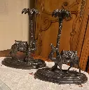 Bronze Animalier époque art déco, courant orientaliste, 2 bougeoirs en bronze, vers 1900.                        Bronze Animalier, Art Deco period, Orientalist movement, 2 bronze candlesticks, circa 1900