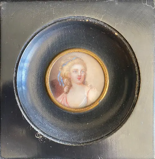 Jolie miniature ancienne, " L'élégante" Fin XIXème siècle.                            Beautiful old miniature, "The Elegant One" Late 19th century.